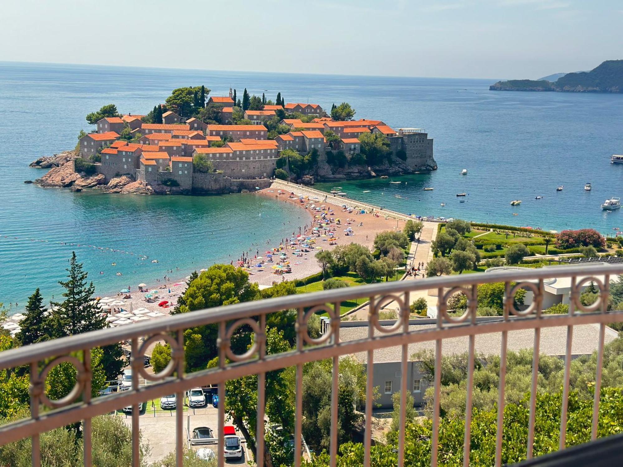 Apartment Milan Sveti Stefan