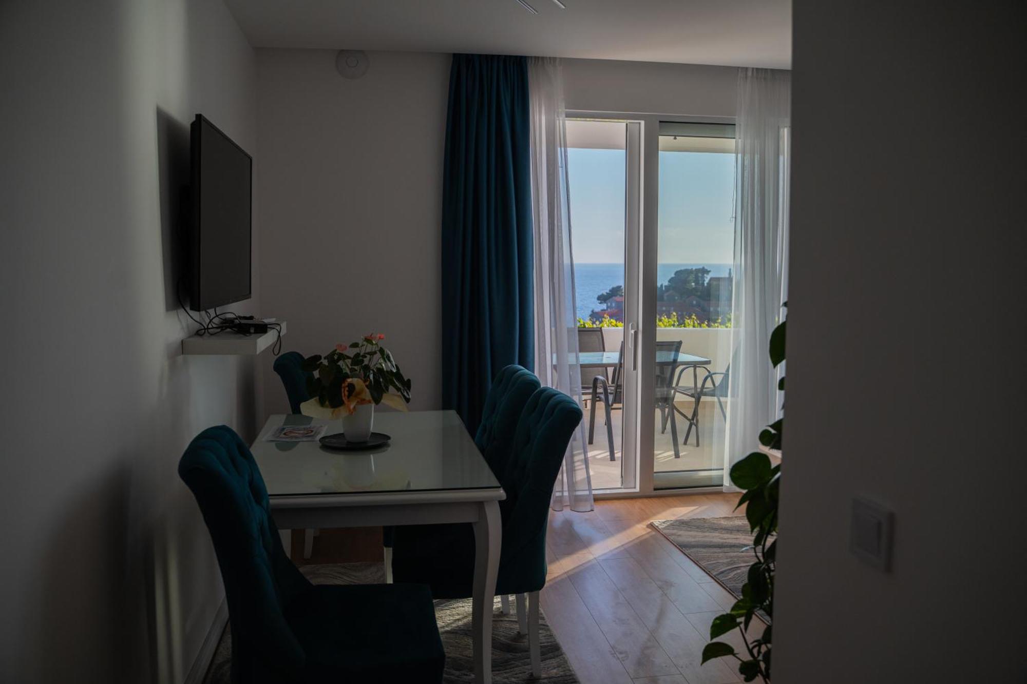 Apartment Milan Sveti Stefan