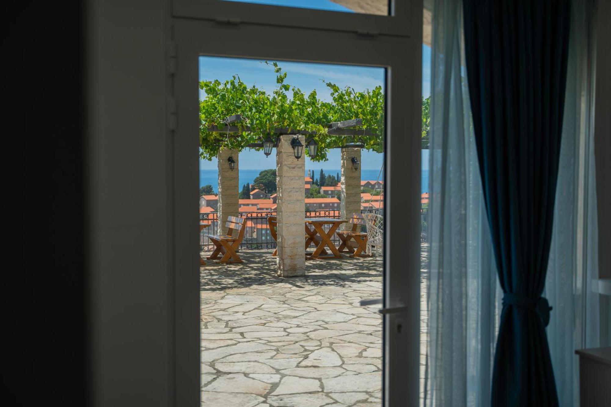 Milan Sveti Stefan